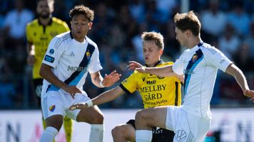 JUST NU: Mjällby gör dubbelbyte i paus mot Djurgården - FotbollDirekt