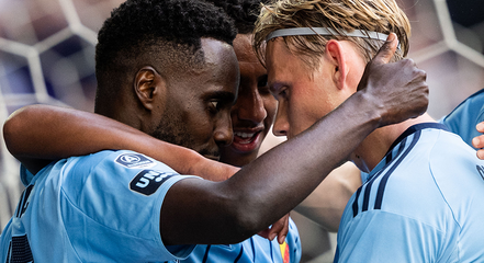 Gulliksen och Nguen utanför Djurgårdens trupp